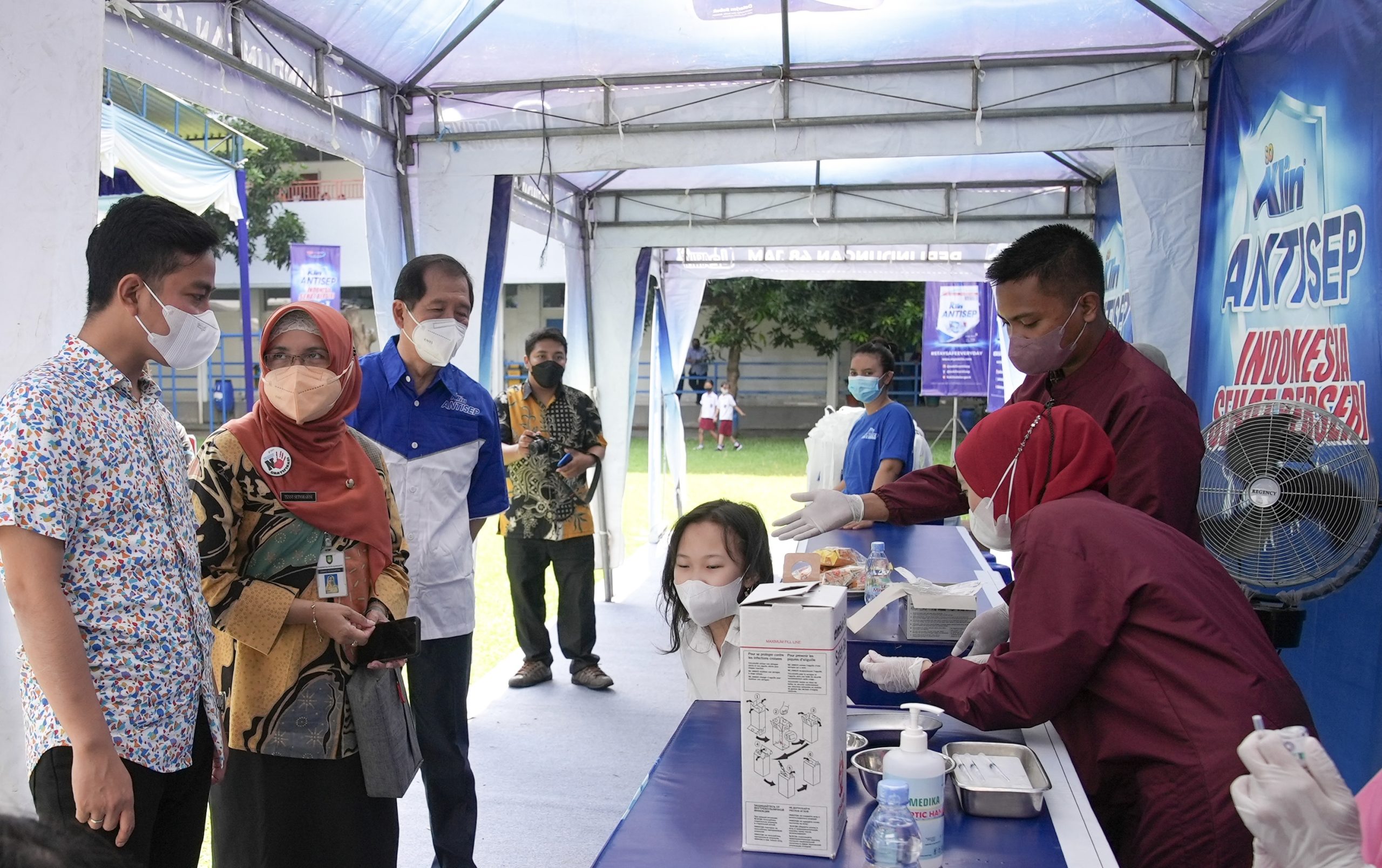 SoKlin Antisep Indonesia Sehat Berseri turut mendukung pelaksanaan BIAS (Bulan Imunisasi Anak Nasional) di Surakarta pada tanggal 21 – 23 November 2022 Jakarta, 06 Jan 2020 - Yayasan Wings Peduli Kasih meringankan beban para pengungsi korban banjir Jabodetabek yang terjadi pada awal tahun 2020